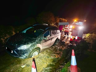 Tavistock Police urge drivers to take notice of road closure signs 