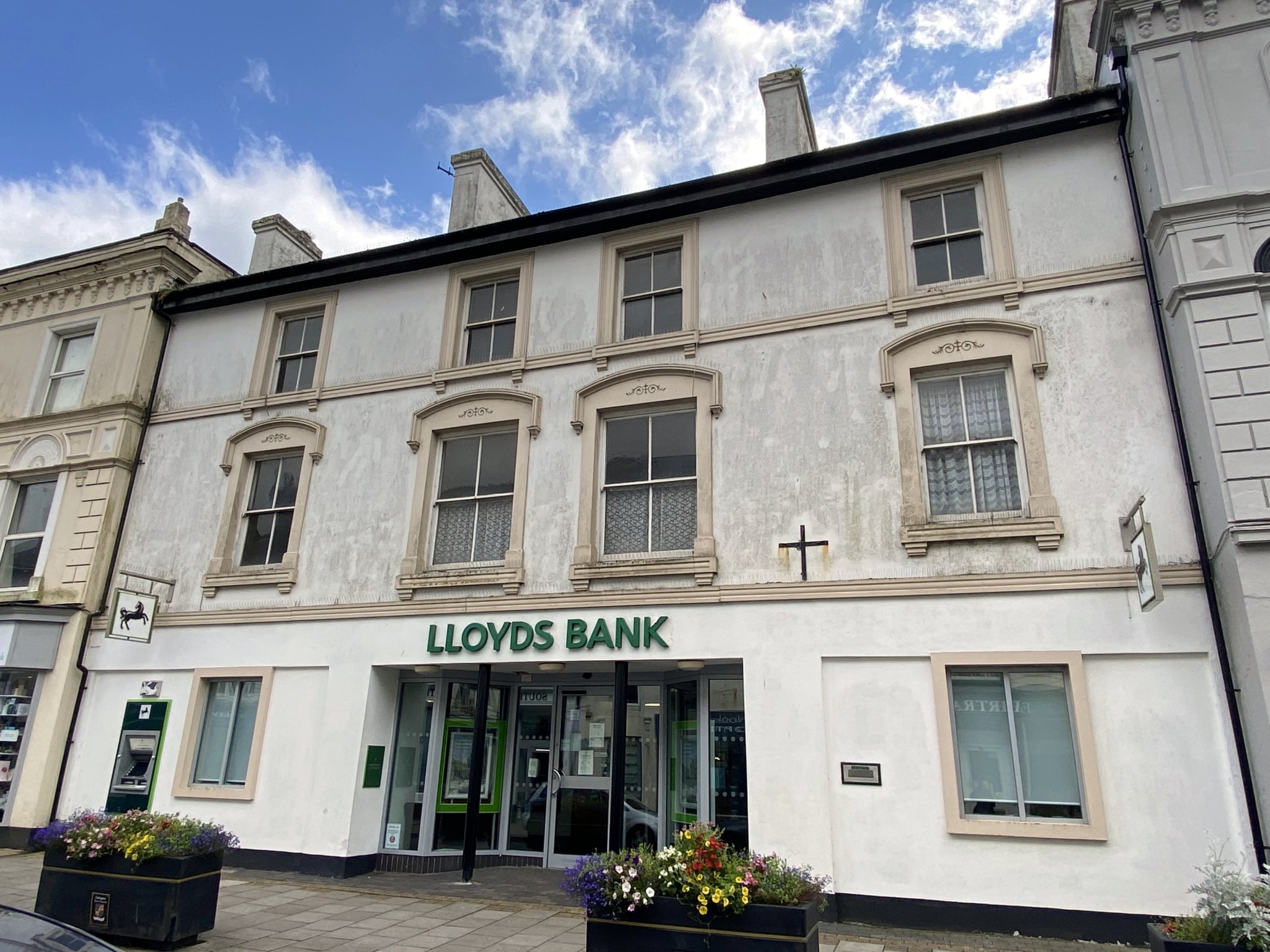 Outcry as town's last bank set to close
