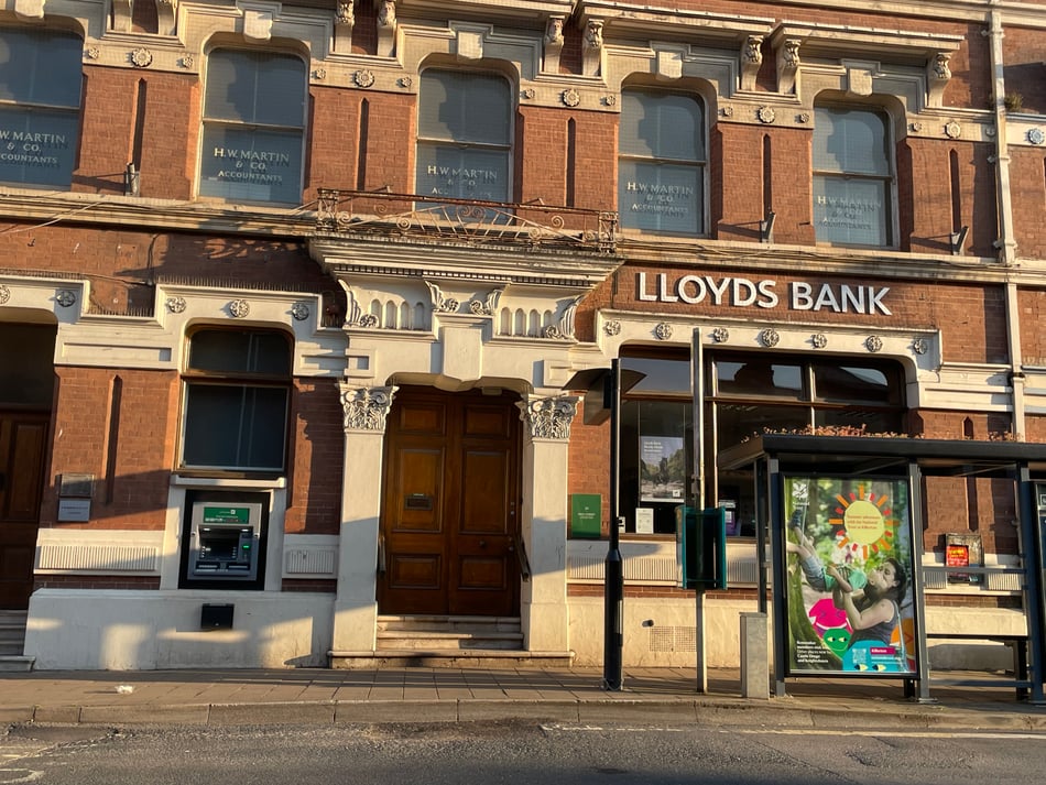 Banking giants ‘turning backs’ on rural Devon