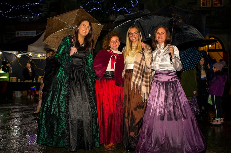 Dickension - PHOTO: Dave Crawford