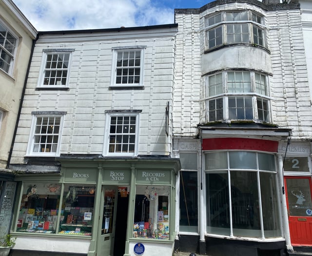 Listed building shored up against collapse