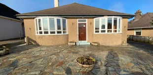 Freshly decorated bungalow to let in Tavistock 