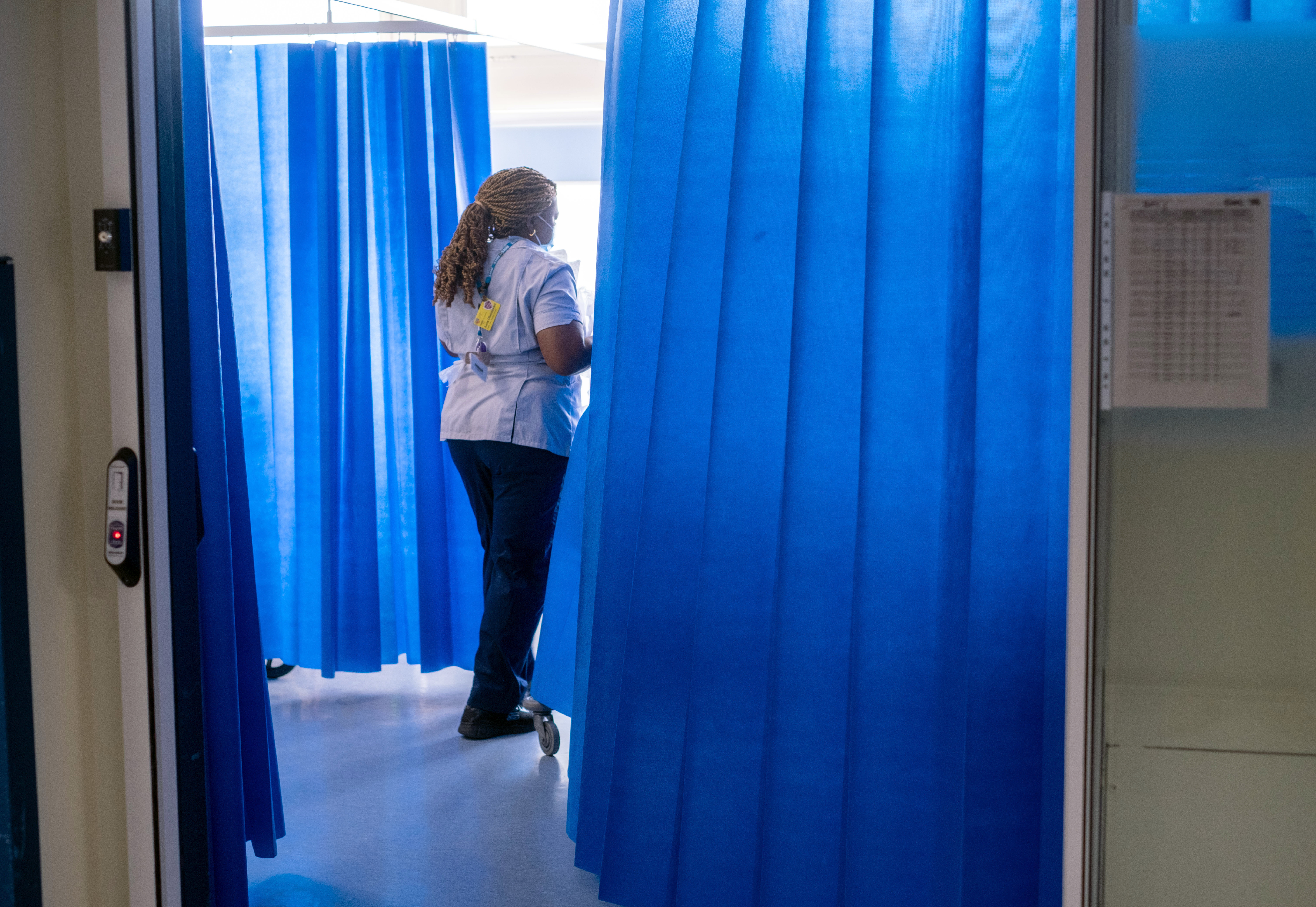 Fewer elective operations cancelled at the last minute by the Royal Devon University Healthcare Trust last year, as number reached record high in England