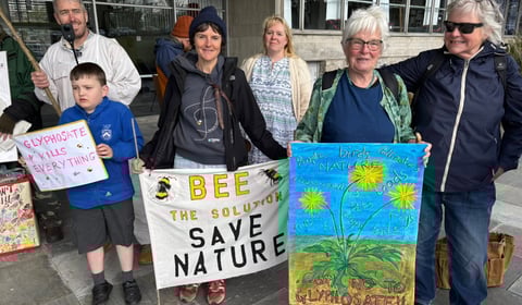 Cornwall Council votes to maintain its glyphosate ban