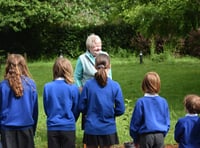 Pupils receive apple tree with special history