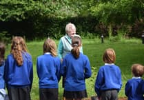 Buckland Monachorum pupils receive apple tree with special history