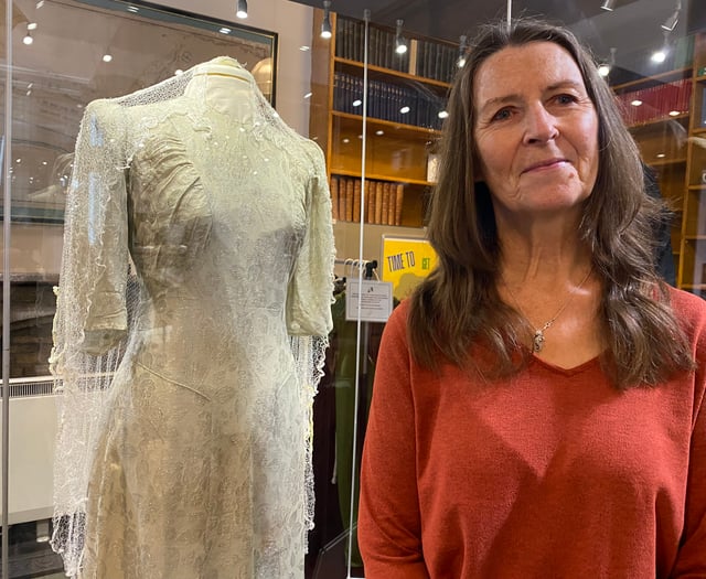 Daughter donates mum's wedding dress to museum