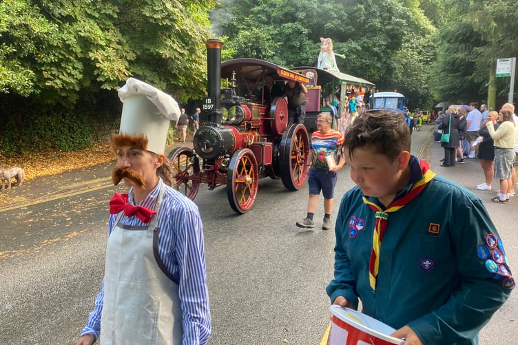 Whitchurch Scouts help collect funds for Tavistock Lions Carnival Parade.