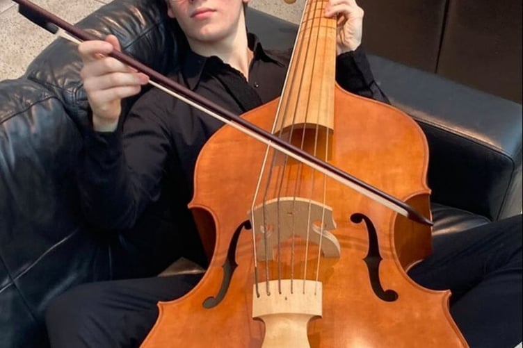 Jude Chandler plays a small selection of eccentric and entirely unprofitable bass instruments. He is the youngest-ever recipient of an Honorary Fellowship of the Guild of Musicians and Singers.