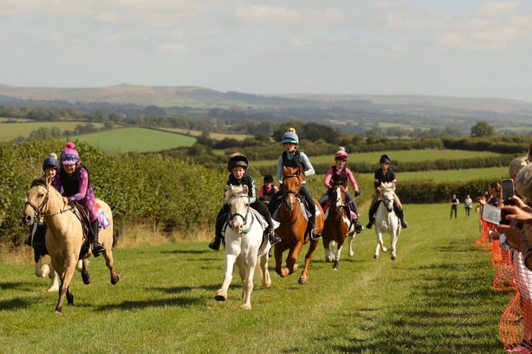 Spooners and West Dartmoor Hunt pony racing at Lamerton. Picture by Chris Cotterell.
